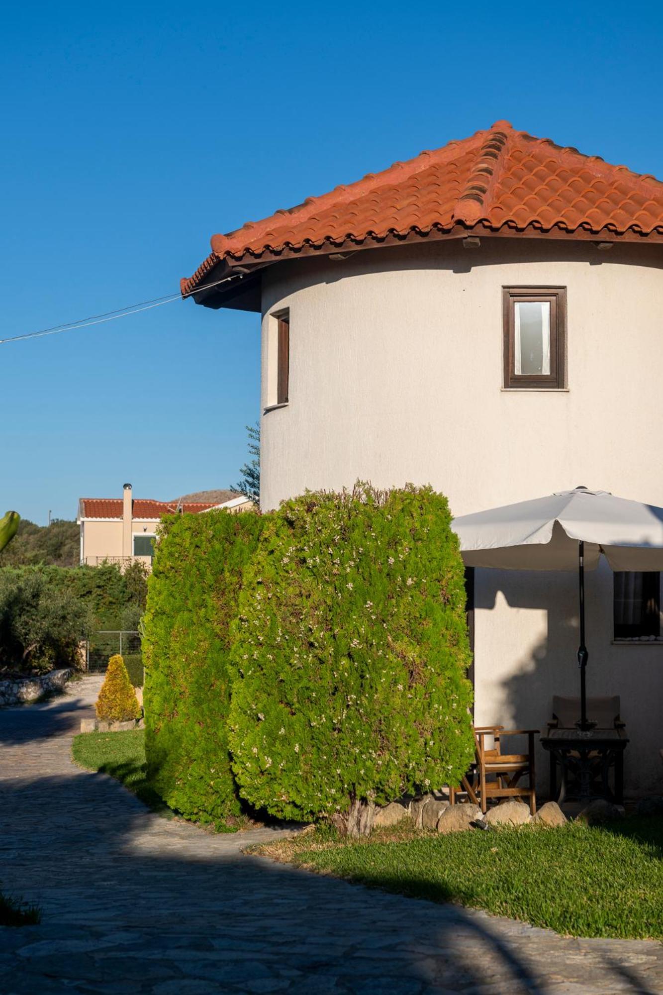 Kefalonian Mill - Oneira Villas Trapezaki  Bagian luar foto